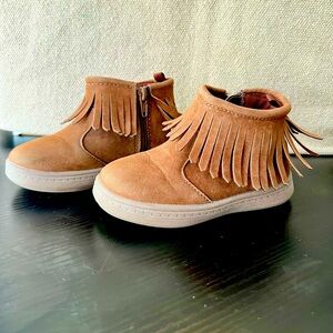 Carter's Hena Kid's Moccasin Style Fashion Boot, Size 7T